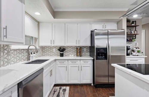 Grogan's Mill House | Back to Nature Home in the Heart of The Woodlands!