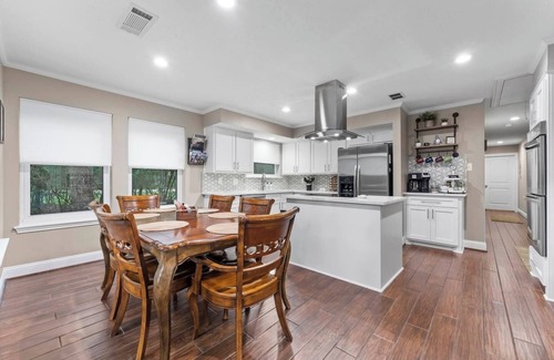 Grogan's Mill House | Back to Nature Home in the Heart of The Woodlands!