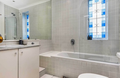 Green Point House | Backup-Powered Gorgeous Luxury Victorian House on Green Point Eco Park