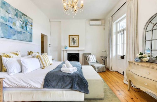 Green Point House | Backup-Powered Gorgeous Luxury Victorian House on Green Point Eco Park