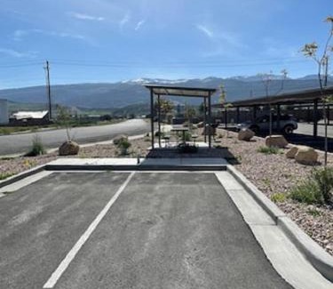Ephraim Apartment | Badger Den: 1mi.Snow College~ Wash/Dryer~Climb