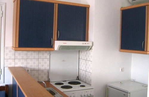 Kastraki Apartment | Baetylus SELF CATERING above ground floor apartment, near 3 beaches of Naxos