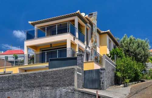 Tabua Villa | Bairos House, a Home in Madeira