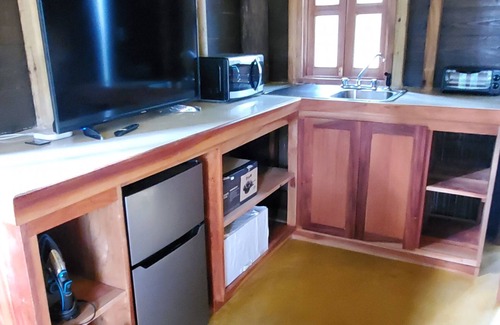 West End Cottage | Bak A Yaad Overt Green Cottage