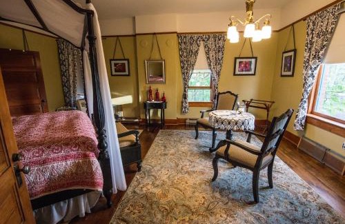 Dufur Hotel | Balch Hotel