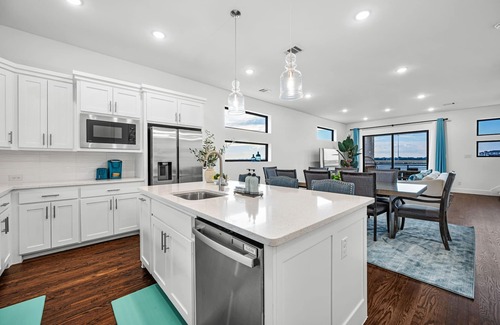 Rowlett House | Balcony 3BR Retreat with Lake View