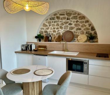 Planfoy Apartment | Bali Suite - Spa Jacuzzi
