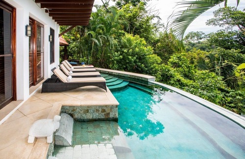 Manuel Antonio Villa | Balinese Inspired Villa w/Panoramic Views & Pool. A/C in All Bedrooms