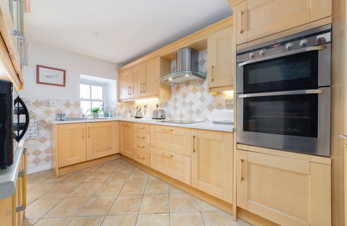 Maughold Cottage | Ballajora Cottage - a holiday cottage that sleeps 4 guests in 3 bedrooms