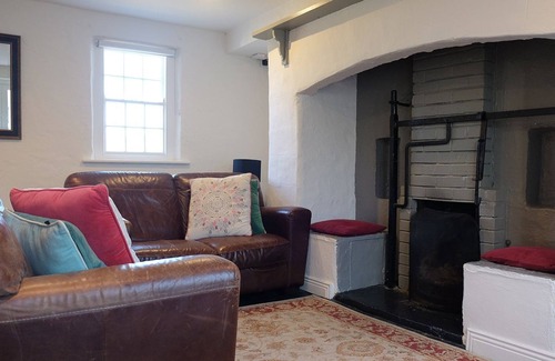 Ballyvaughan Cottage | Ballyvaughan Cottage No 4 - a bungalow that sleeps 7 guests in 3 bedrooms