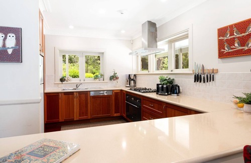 Bundanoon House | Balmaghie - charming, secluded 7 acre rural retreat in the Southern Highlands