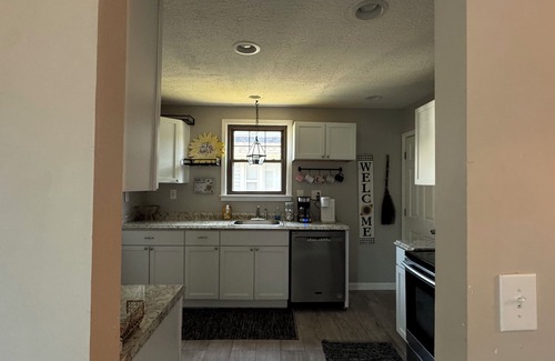 Baltimore House | Baltimore Ohio Home with hot tub & sauna