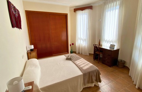 Alzira Other | Bamboo Room with mountain views and lots of natural light
