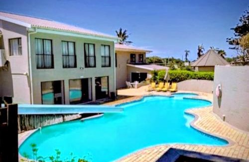 Melville House | Banana Beach Getaway