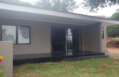 Hartbeespoort Ski Chalet | Banana Coves