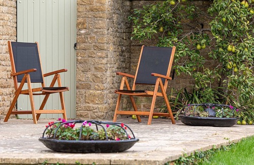 Chipping Norton Cottage | Banbury Hill Farmhouse, Charlbury - sleeps 14 guests in 7 bedrooms