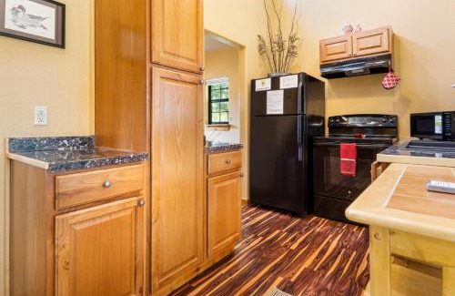 Bandera House | Bandera Stronghold - Crazy Horse Cabin