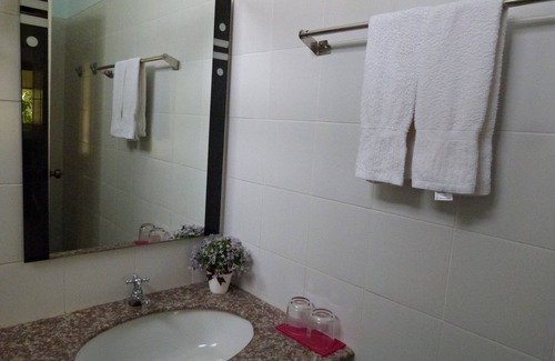 Sisaket House | Bann Suan Rachawadee B&B