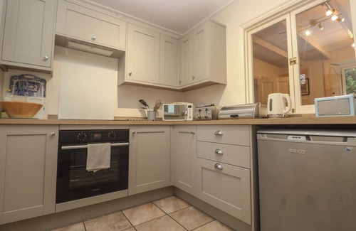 Helston Cottage | BANNETH, pet friendly, character holiday cottage in Helford