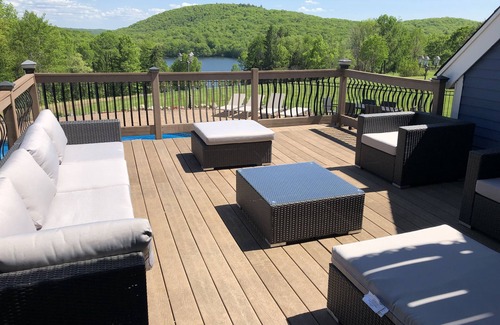 Bantam House | BANTAM IDEAL LOCATION: 1-bedroom apartment, pool, garden, BBQ, lake view, hiking