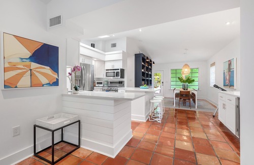 Midtown House | BANYAN ROSE ~ Renovated 4 Bedroom, 2 Bathroom Midtown Home w/Pool!