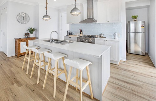 Paynesville House | Banyandah on the Lakes - Just a step away from the beautiful Gippsland Lakes