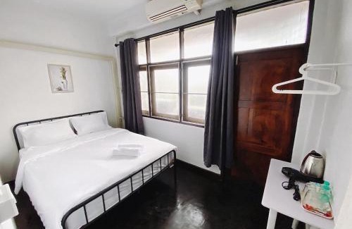 San Chao Pho Suea Apartment | BAO San Chao Pho Sua - ศาลเจ้าพ่อเสือ