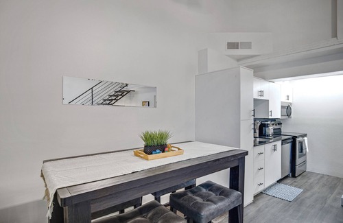 Evans Churchill Condo | Bar, restaurants, and attractions all nearby!