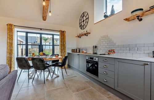 Chipping Norton Cottage | Barn conversion with spectacular views - Fox Cottage
