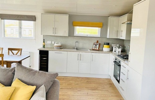 Welney House | Barn Owl Fishing Lodge - Sleeps 4