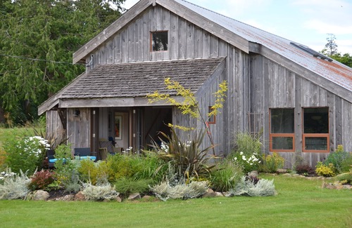 Hornby Island House | Barn Suite At Little Tribune Bay, Hornby Island