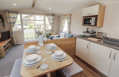 Carnforth Cottage | BARNEYS RETREAT - DOCKER PARK FARM, pet friendly in Carnforth