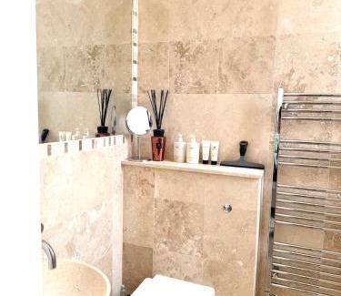 West Kensington Apartment | Barons Court tennis panorama