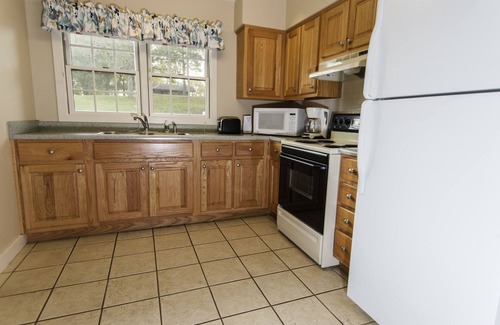 Lucas Hotel | Barren River Lake State Resort Park
