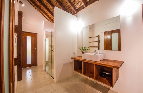 Saraotou Hotel | Barrier Beach Resort