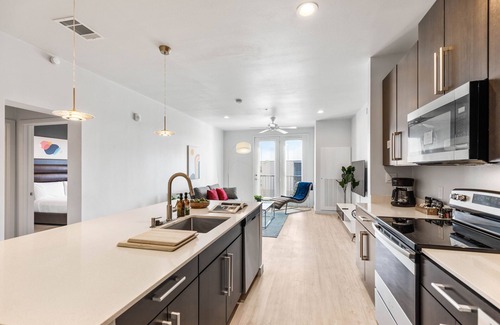 Midland Apartment | Barsala l Premier 2BD, Fast Wifi & Clubhouse