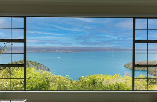 Acacia Bay House | Base: 4 Extra: $30 65 Mapara Road, Taupo