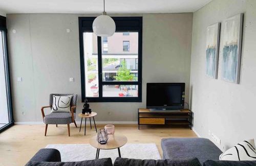 Huningue Apartment | Basel-Tram 8-Tristate-Bridge-Riverview