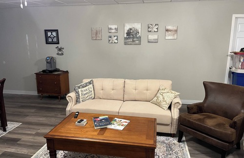 Speed Apartment | Basement Apt 2 bedrooms 1 bathnQuiet country setting, 20 minutes to nLouisville