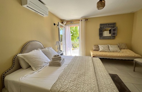 Salon-de-Provence House | bastide des martelieres