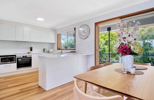 Bateau Bay House | Bateau Bay Family Escape - Magical sunset views