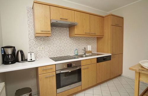 Gohren Apartment | Bathroom-style vacation apartment with conservatory - Villa Maria FeWo Marianne 35