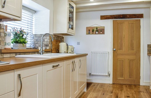 Palterton Cottage | Bathurst Cottage is a delightful three bedroom detached cottage.