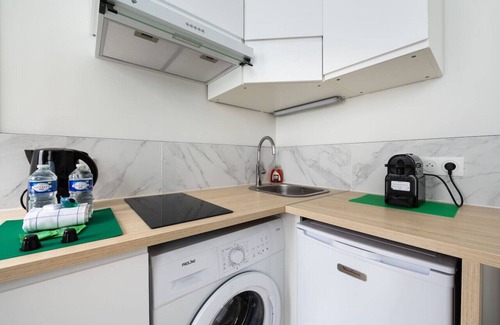 Epinettes Apartment | Batignolles: Fully Equipped Studio