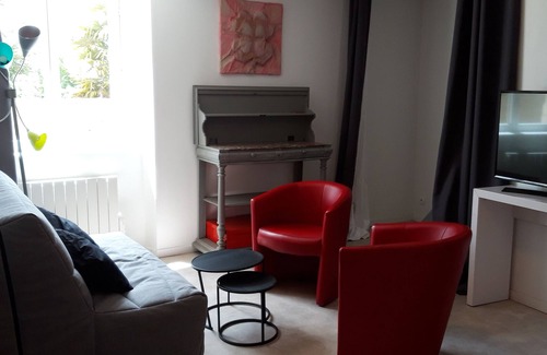 Saint-Quentin-les-Beaurepaire Apartment | Bauge In the heart of downtown Bauge, a quarter of an hour from Zoo la Flèche