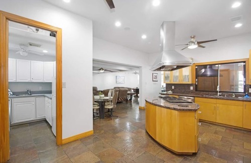 Clear Lake Shores House | Bay Breeze Estate - Heated Pools, Private Pier, Near Boardwalk & Prime Location!