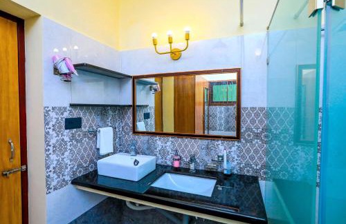Heritage Town House | Bay Homes 2BHK WT Bathtub Near Rock Beach
