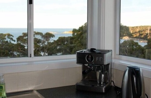 Binalong Bay House | BAY OF FIRES SEACHANGE Waterfront at Binalong Bay, Bay of Fires Tasmania