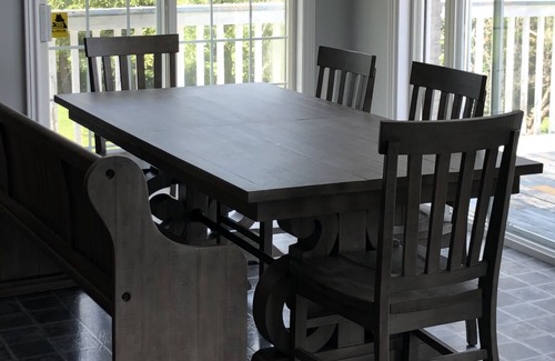 Carrying Place House | Bay of Quinte Waterfront in beautiful PEC!