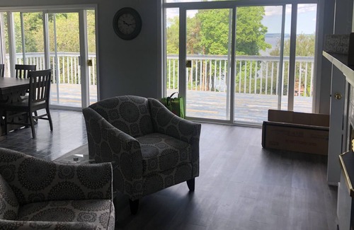 Carrying Place House | Bay of Quinte Waterfront in beautiful PEC!